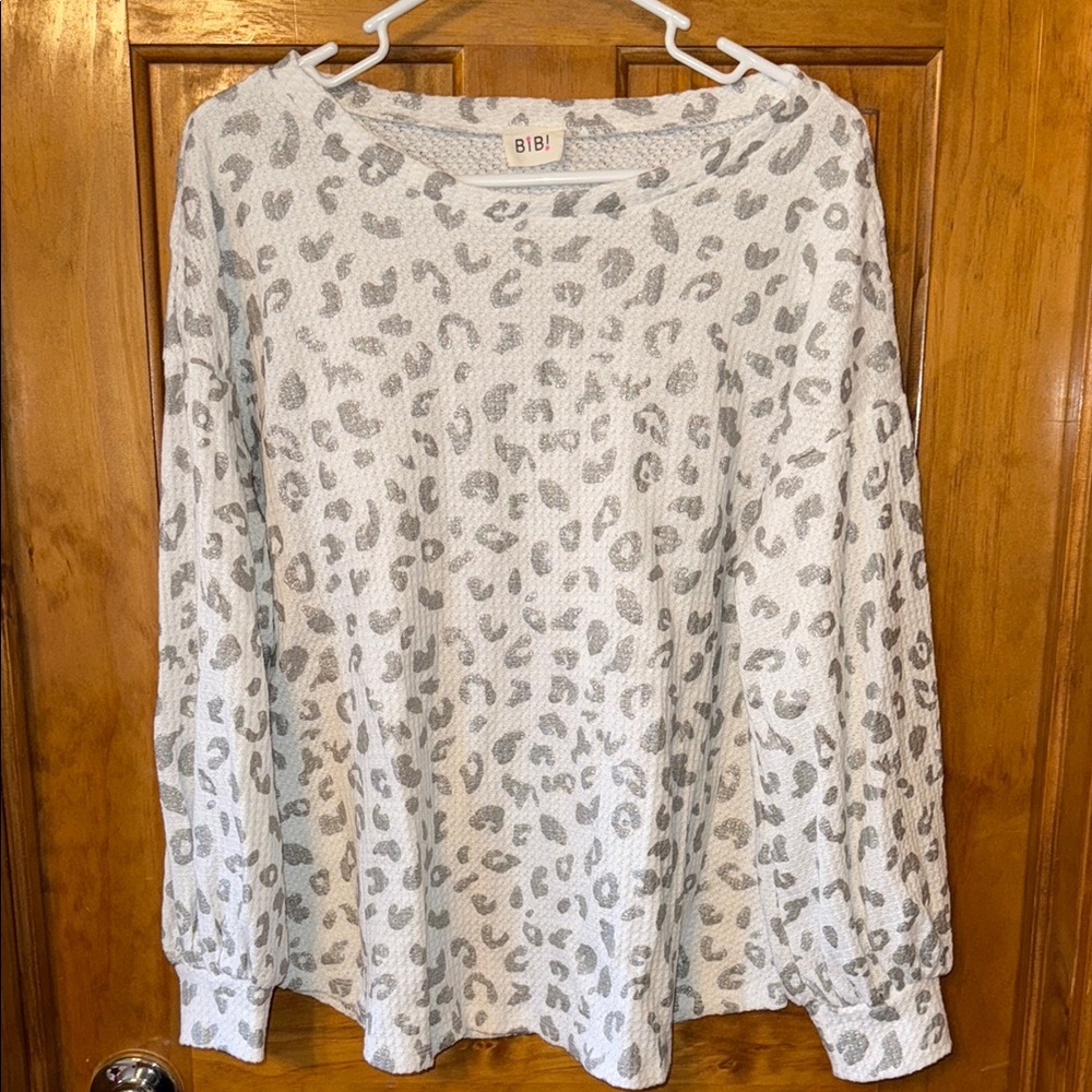 BiBi Gray and White Animal Print Top